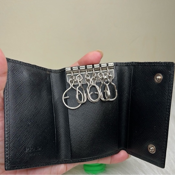 Prada 6 Key Holder - Picture 10 of 14